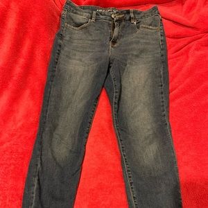 American eagle size 12 medium wash curvy jeggings